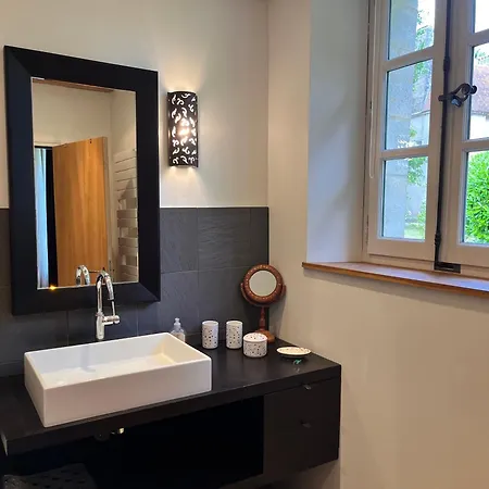 Au Pavillon Du Chateau - & Juno *