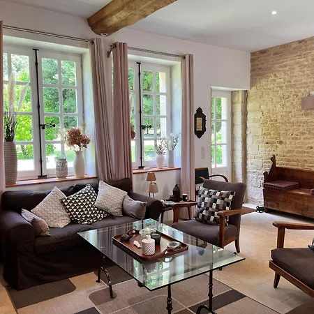 Au Pavillon Du Chateau - & Juno *