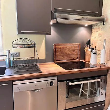 Au Pavillon Du Chateau - & Juno