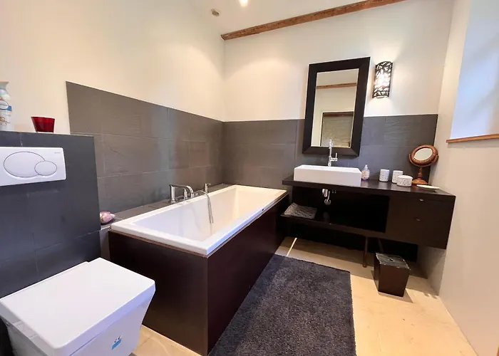 Au Pavillon Du Chateau - & Juno Tatil Evi