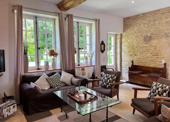 Au Pavillon Du Chateau - & Juno *