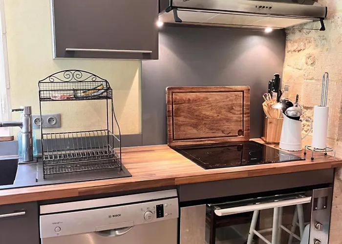 Au Pavillon Du Chateau - & Juno